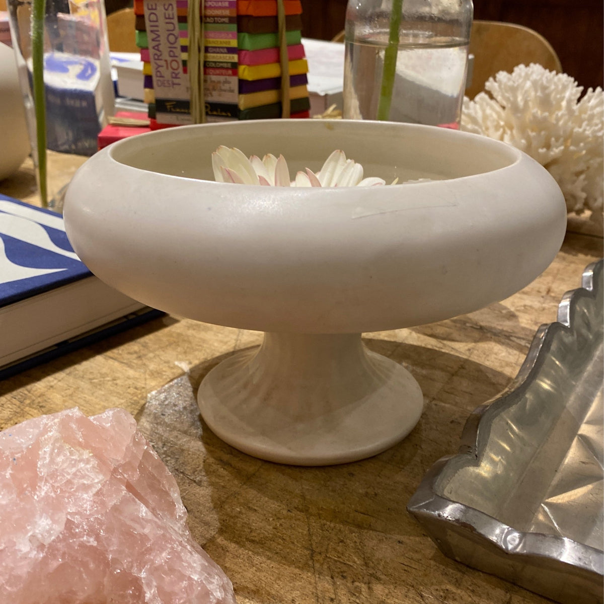 Antiques & Found Objects: Vintage White Tulip Bottom Vase by Bella Cucina – Antiques & Found Objects: Vases