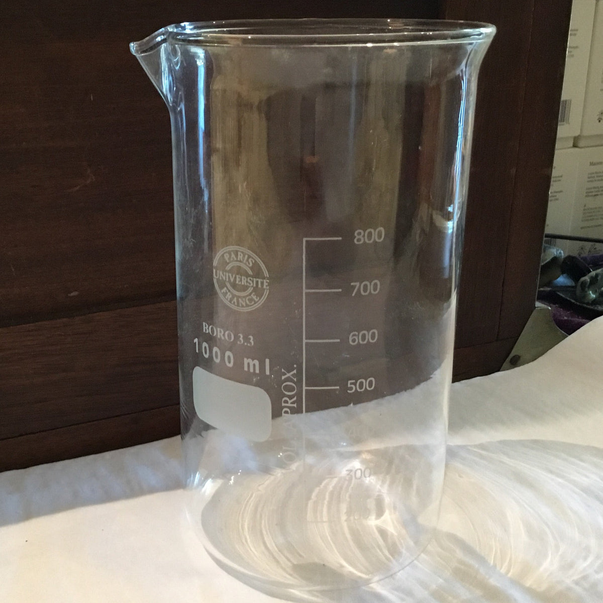 Glassware: Vintage 1000 mL Beaker by Bella Cucina – Glassware: Vases