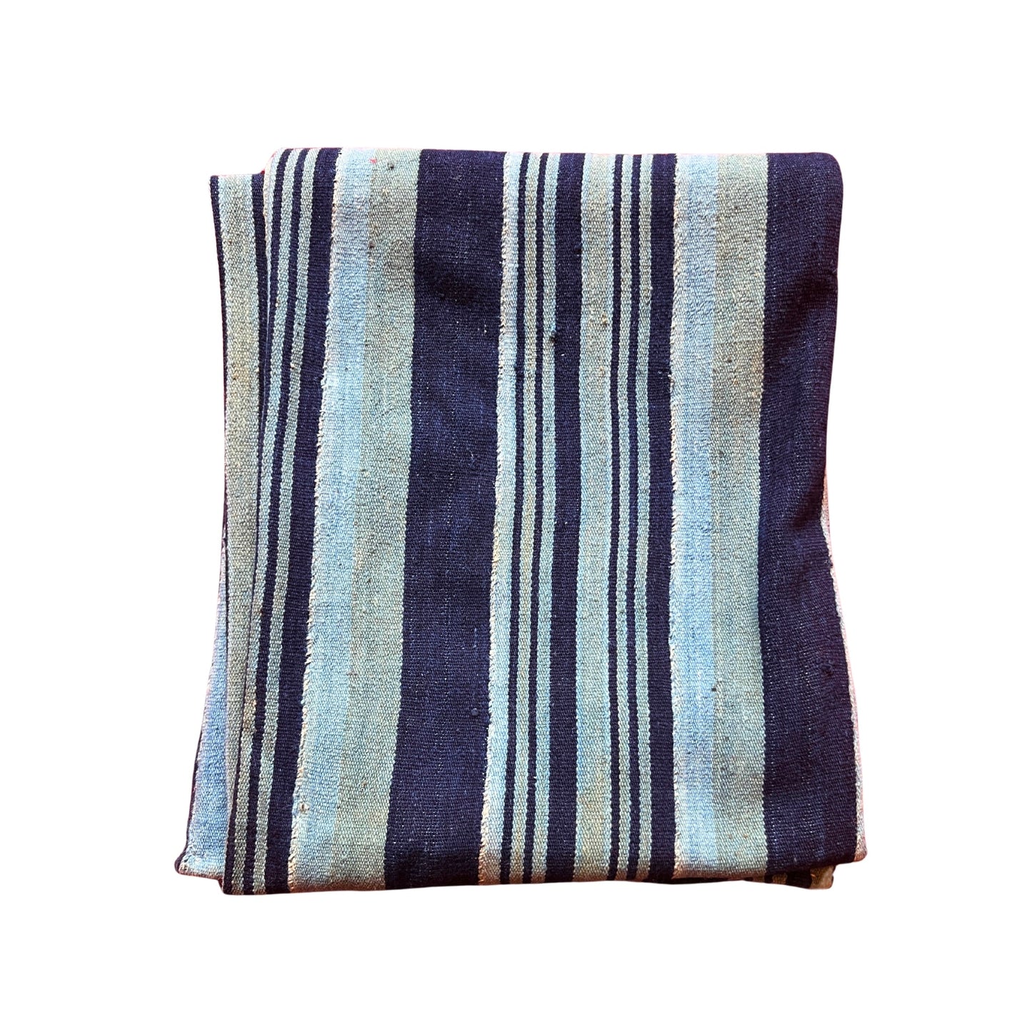 Textiles: Vintage blue quilt by Bella Cucina – quilt