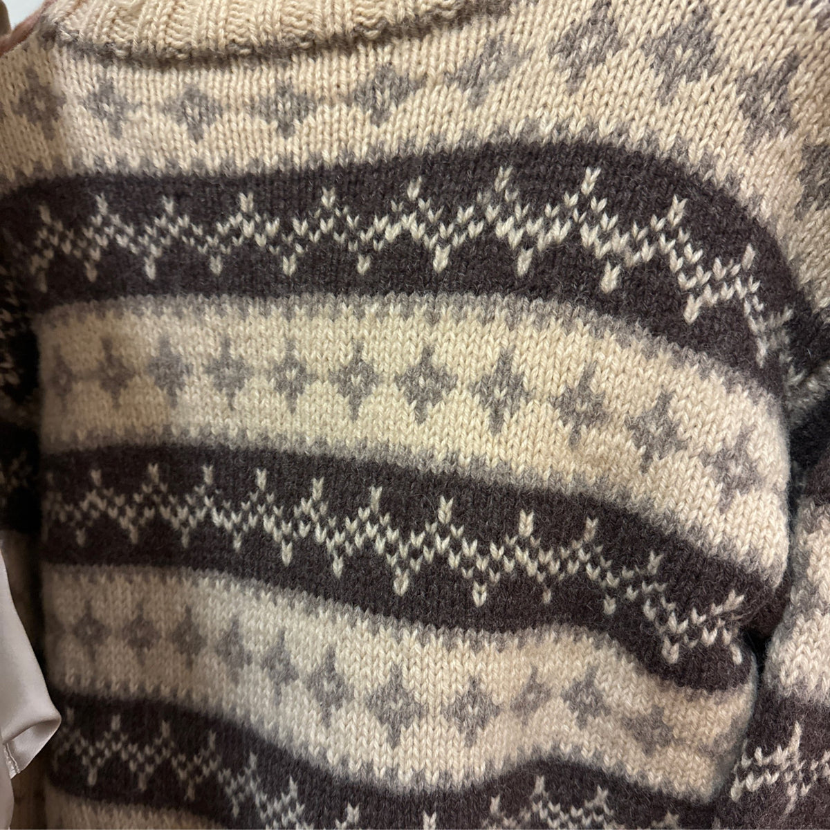 Vintage Clothing: Icelandic Hand-Knit Wool Sweater by Bella Cucina – Vintage Clothing: Sweater