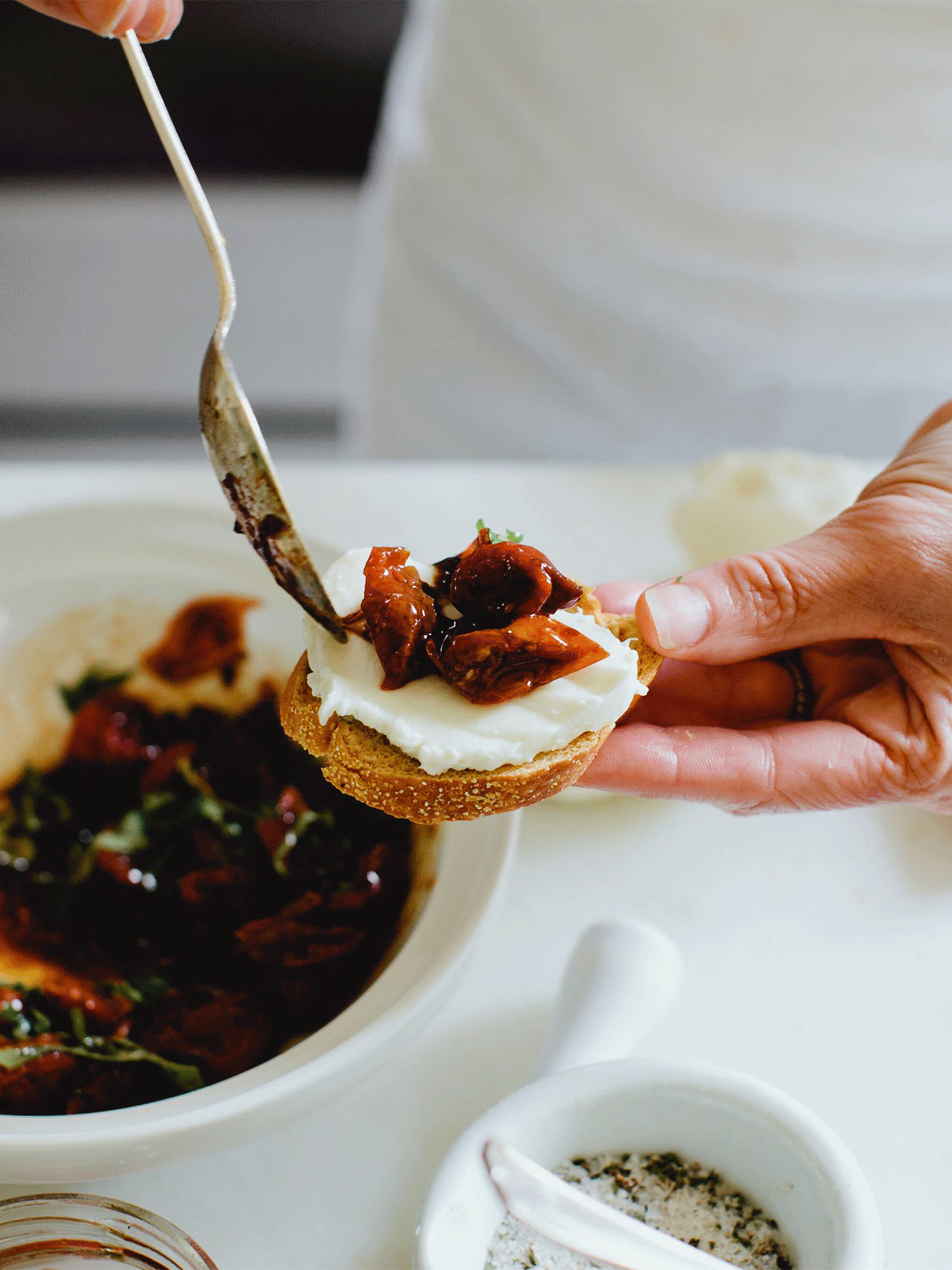 Sun-dried Tomato & Basil Bruschetta Spread