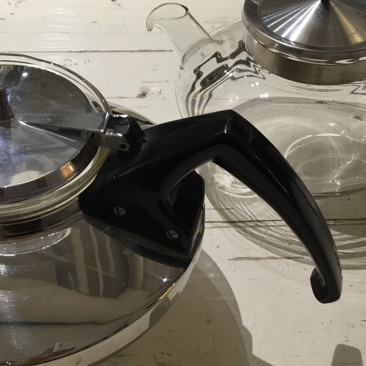 Antiques & Found Objects: Vintage Pyrex Teapot by Bella Cucina – Antiques & Found Objects: Teapots