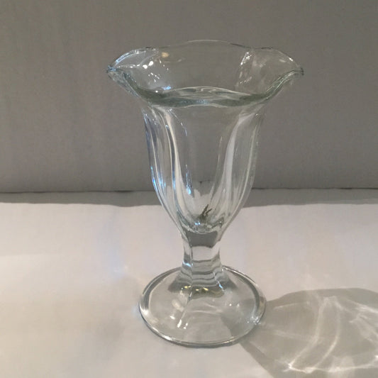 Glassware: Sundae Cups, Style 2, Set of 4 by Bella Cucina – Glassware: Dessert Glasses
