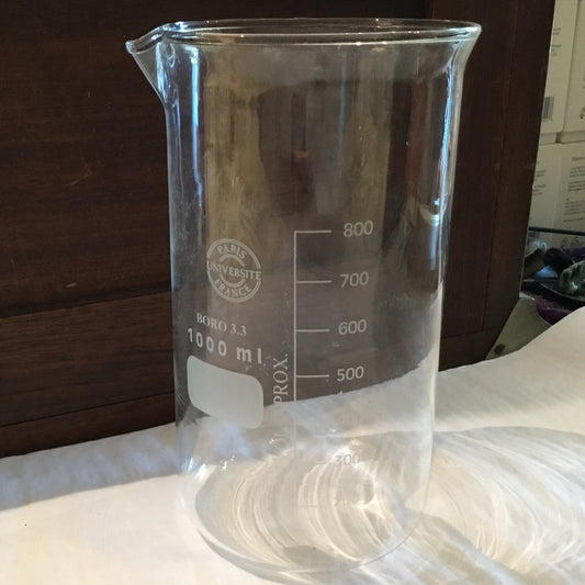 Glassware: Vintage 1000 mL Beaker by Bella Cucina – Glassware: Vases
