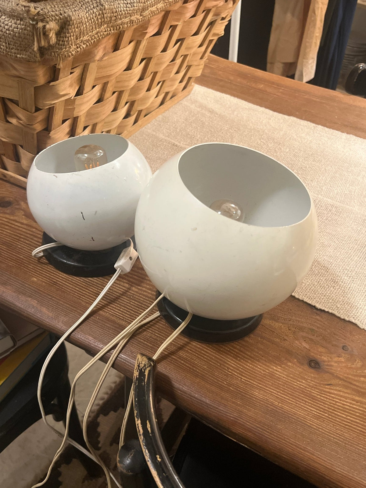 Lighting: Vintage White Table Lamp by Bella Cucina – Lighting: Table Lamps