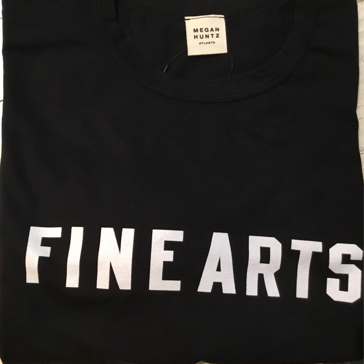 Megan Huntz Fine Arts Tee, size M, at Bella Cucina in Atlanta
