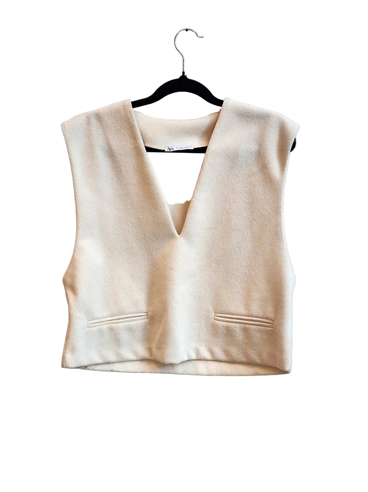 Vinatge Clothing: White Sleeveless Short Jumper by Bella Cucina –