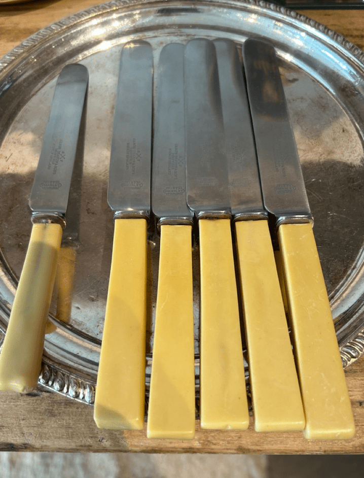 Vintage Yellow Bakelite or white bone color knives - sold by the each by Bella Cucina –