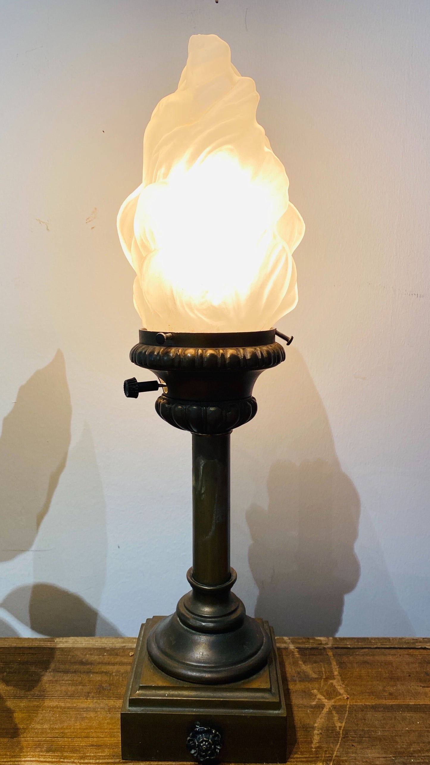 Vintage White Flame Lamp