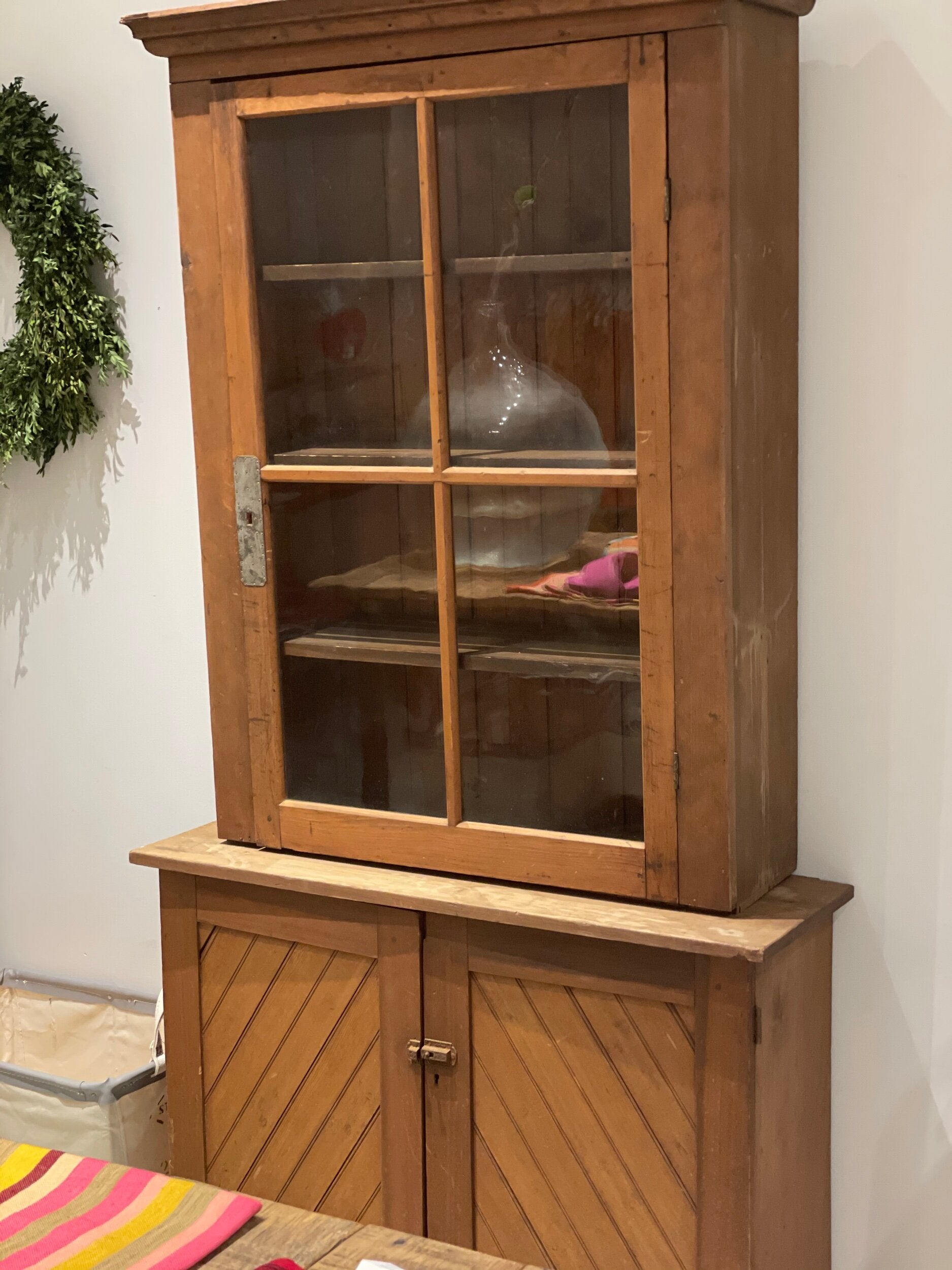 Bella Cucina - Antique Cupboard cabinet with original key - 