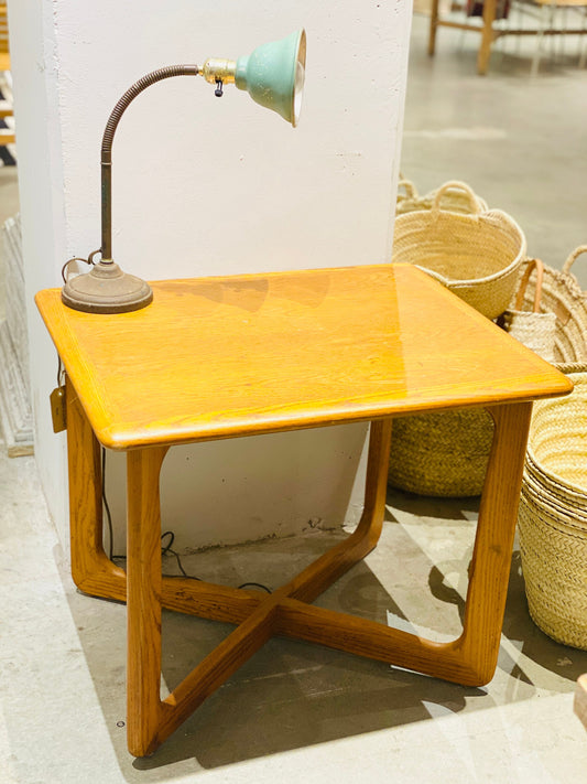 Bella Cucina - Mid Century Modern Side Table - 